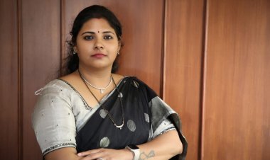 Dhivya Sriram Receives Honors as Best Businesswoman at Super Women's Awards 2023 in Mumbai